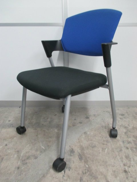 【中古】プロッティ（キャスター付）   コクヨ（KOKUYO） スタッキングチェア