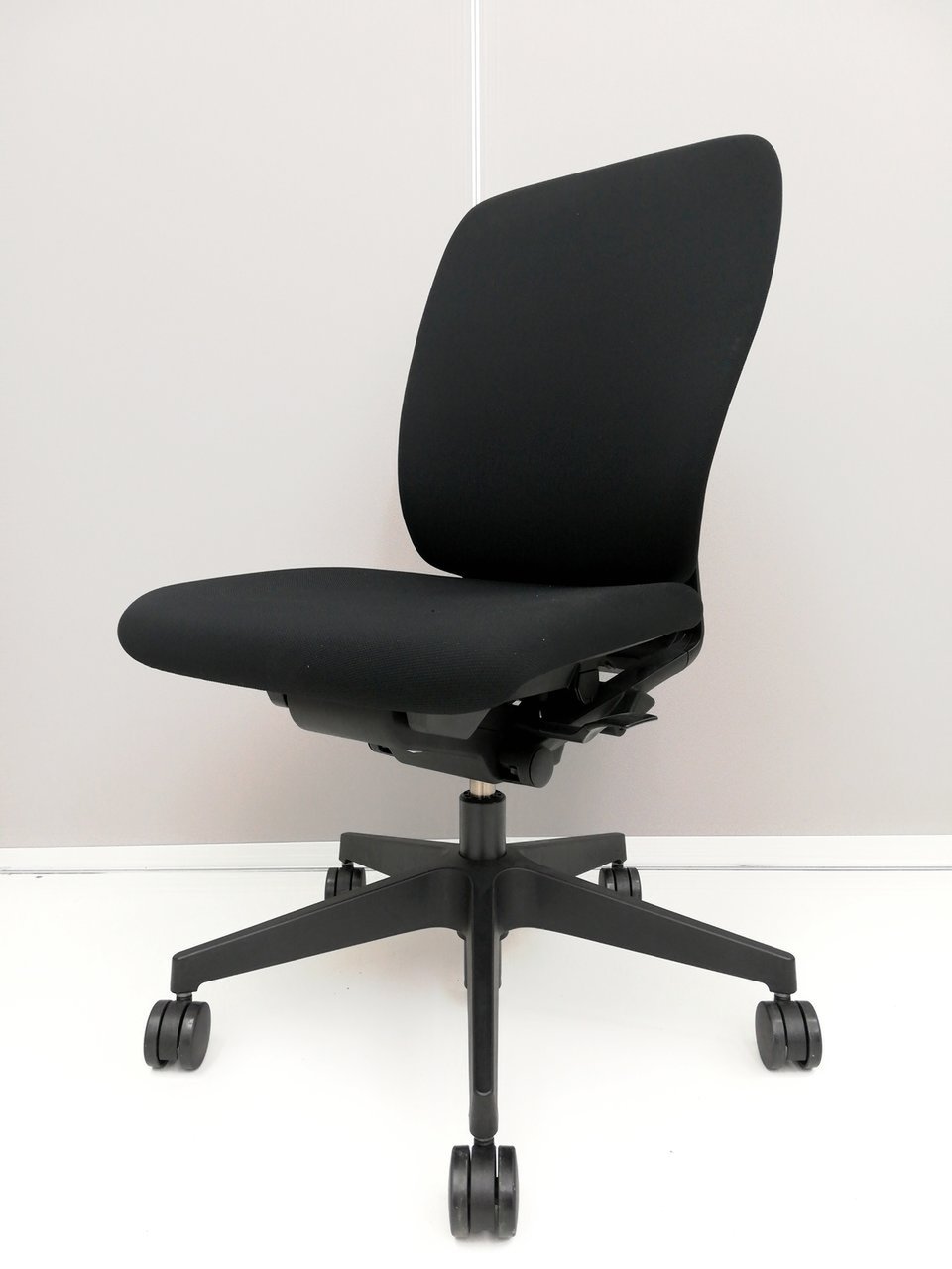 【数揃います！！】【コスパ最高】イトーキ製/フルゴチェア/ブラック

                        フルゴ 
                                    中古
            