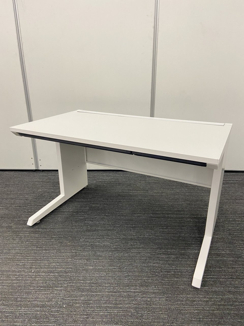 【まとめ買いでさらにお得！】イトーキ製CZRデスク！ワゴンも収納可能です！【倉庫在庫品】
                        CZR 
                                    中古
            