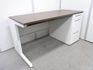 【イトーキ製】【CZR】【鍵付き】【ブラウン天板×ホワイト】【おしゃれ】【大人気シリーズ】【配線ダクト部分】