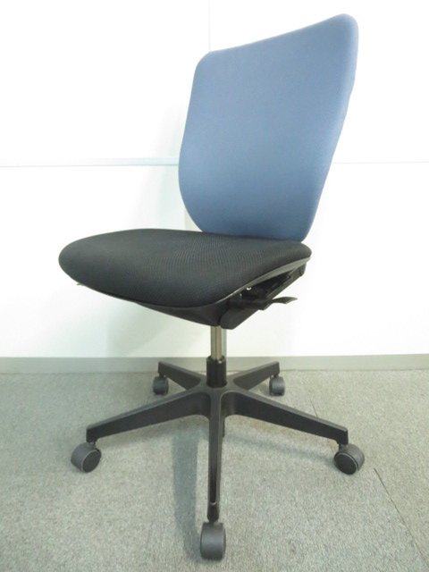 【中古】プラオ   イトーキ（ITOKI） 肘無ハイバックチェア