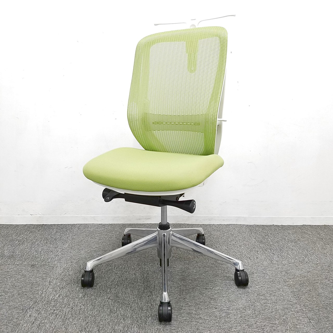 【4脚入荷】【前傾姿勢の代名詞】オカムラ社シルフィーチェアが堺店限定販売！中古　高級チェア　前傾姿勢　メッシュチェア　ハイバックチェア　オフィスチェア　テレワーク用
                        シルフィー（クッション） 
                                    中古
            