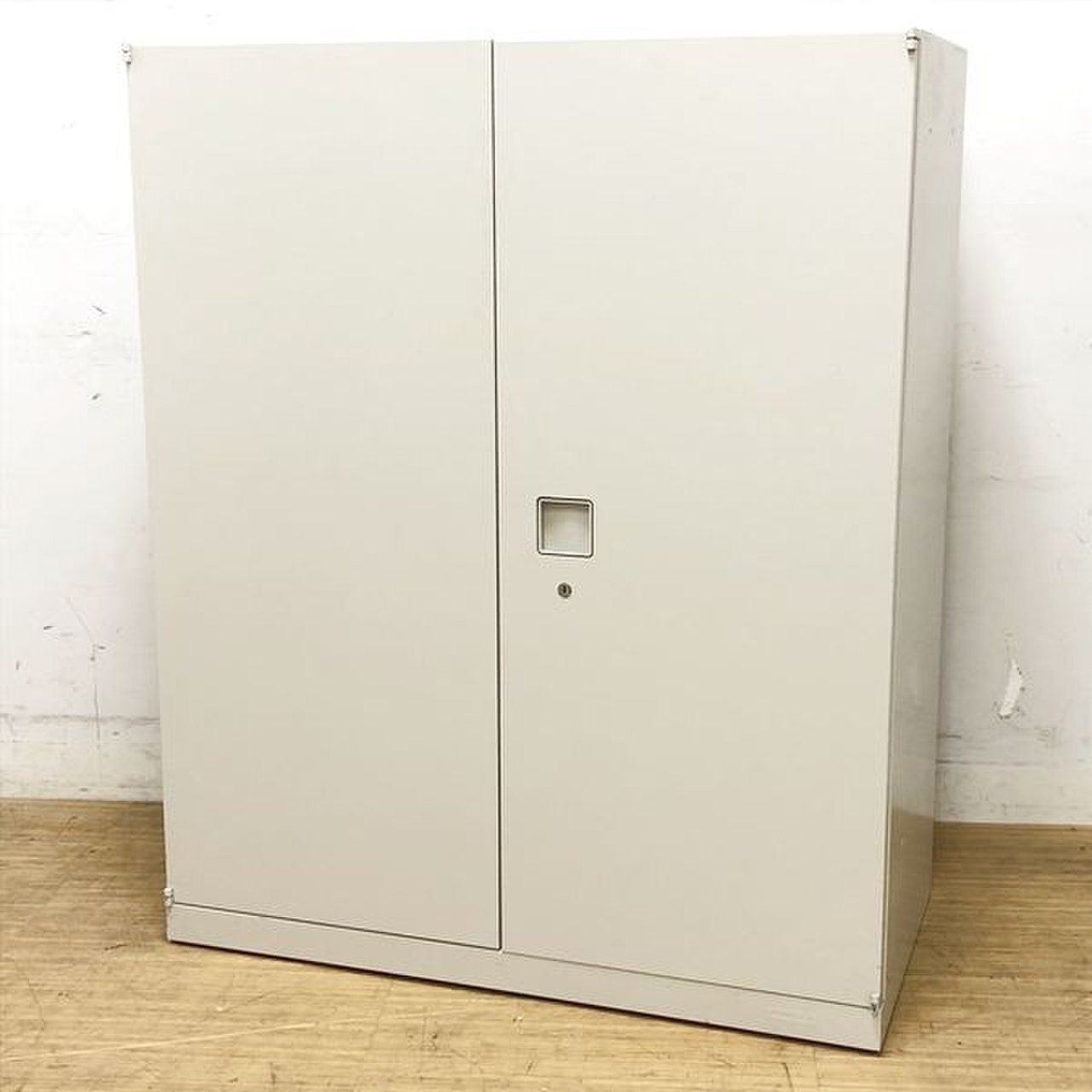 珍しいニューグレー色のレクトラインシリーズ！！【国内トップメーカー製】
                        レクトライン 
                                    中古
            