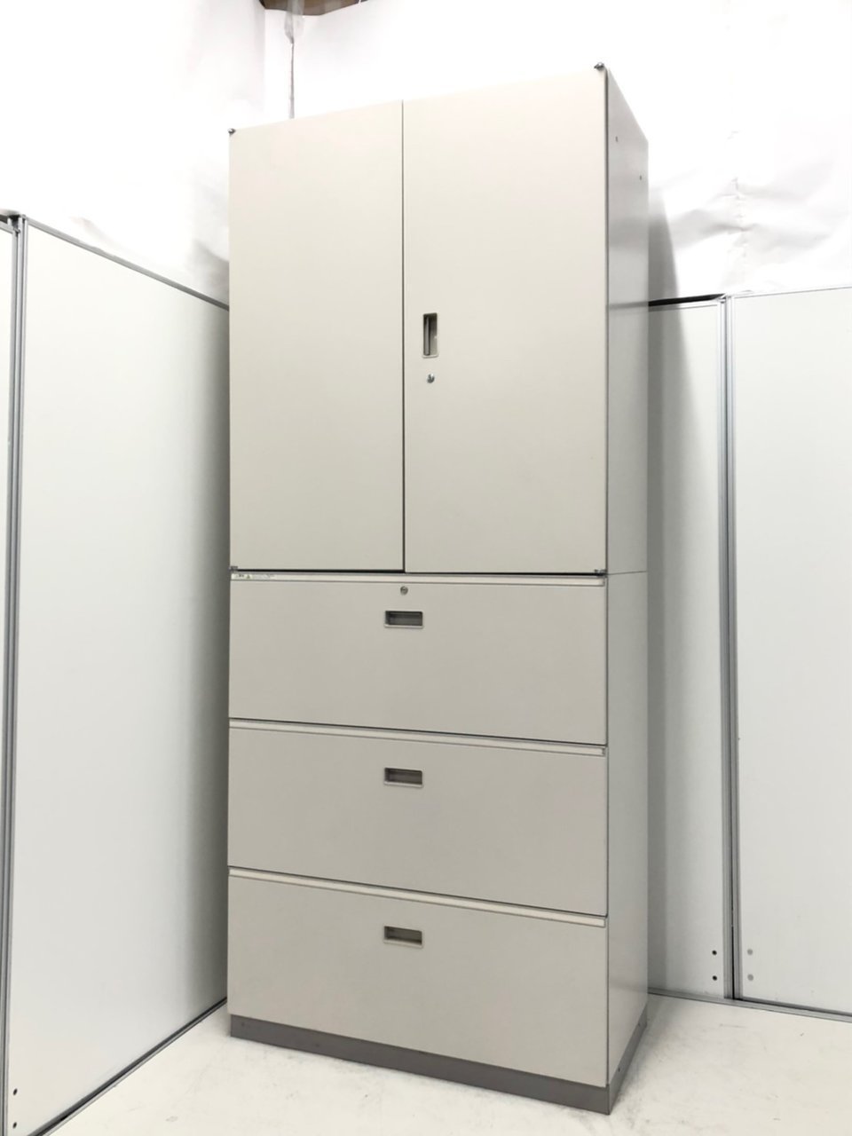 20台ご案内可能です！頑丈な上下書庫セット！国内メーカー品なので長くご利用いただけます。
                        シンライン 
                                    中古
            