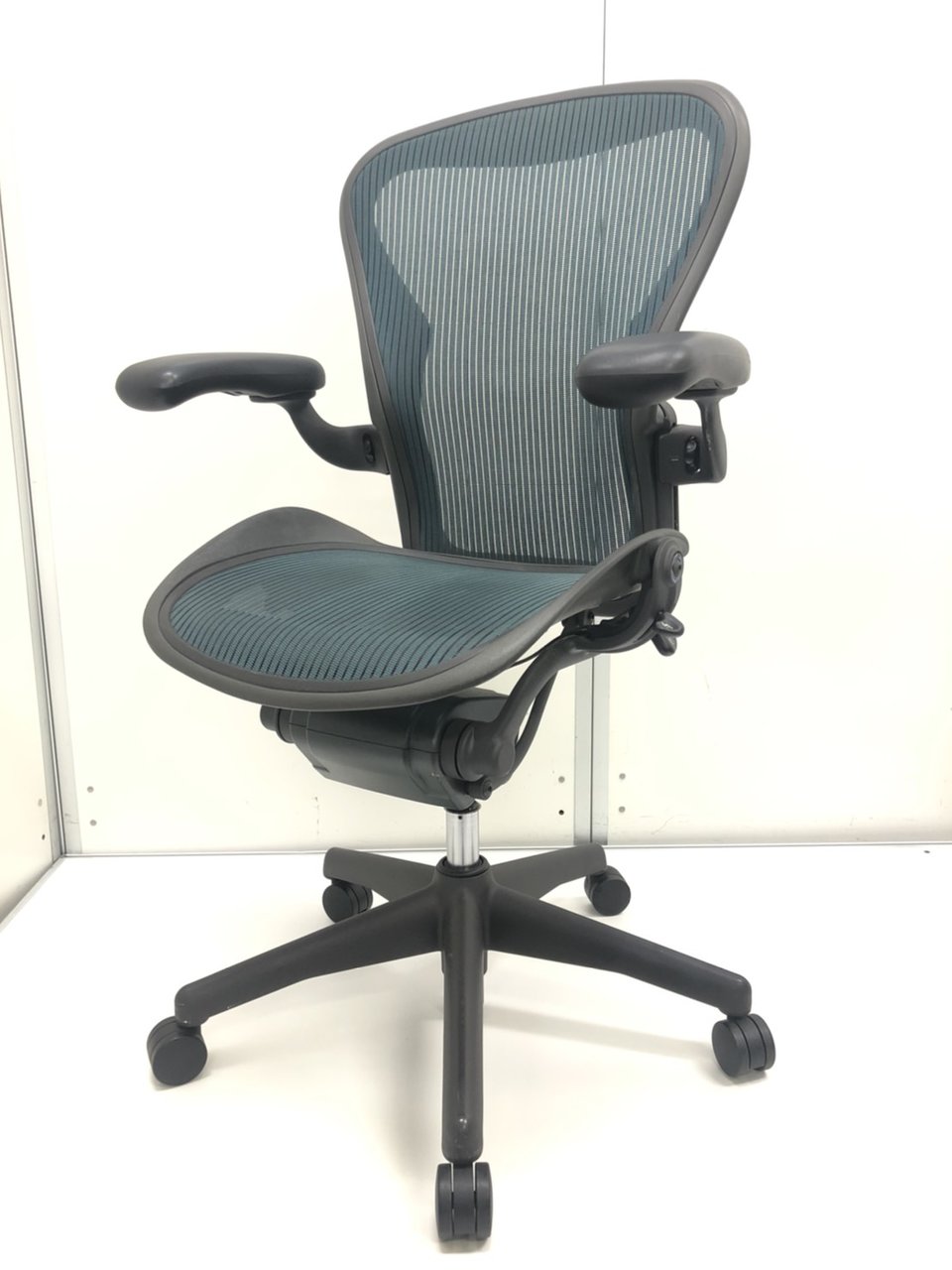 【激レア】【状態良好】【おすすめ】ハーマンミラー社のアーロンチェア！Bタイプ入荷しました。
                        アーロンチェア 
                                    中古
            