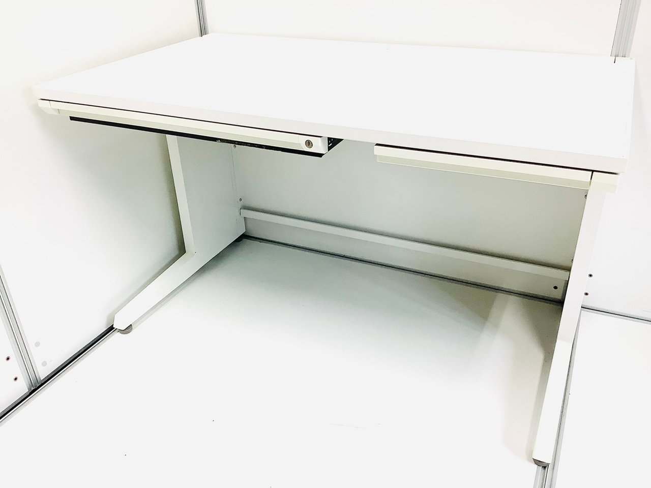 大人気／定番／大量入荷商品（倉庫在庫合計：100台）　◆Okamura／オカムラ　◆ADVANCE／アドバンス
                        アドバンス 
                                    中古
            