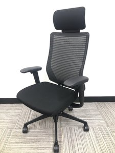 【Aランク】【コーラル】【ハイバック】【メッシュ】【ブラック】【可動肘付】【ヘッドレスト付/可動/高さが変えれます】【ロット入荷】【人気】【早いもの勝ち】【美品】【オカムラ製】【2018年製】