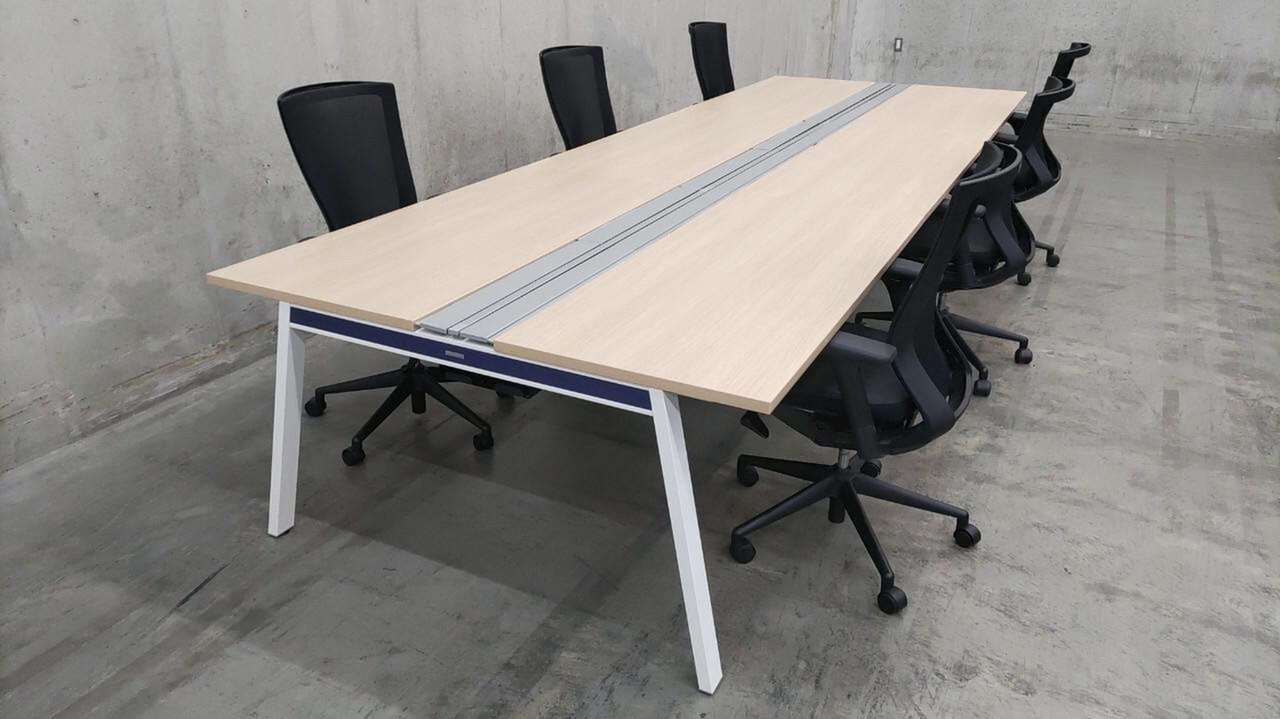 定価100万超／セット商品（フリアド×チェア）現行カタログ掲載品／倉庫在庫品（大量入荷）　◆オカムラ／マニフォールド　◆ファシス／T500
                        マニフォールド 
                                    中古
            