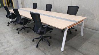 定価100万超／セット商品（フリアド×チェア）現行カタログ掲載品／倉庫在庫品（大量入荷）　◆オカムラ／マニフォールド　◆ファシス／T500