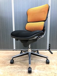 【4脚入荷】フィット感とサポートに定評有り！デスクワークにオススメ【中古】【オフィス家具】【東京】【大阪】【愛知】【岐阜】【長野】【滋賀】