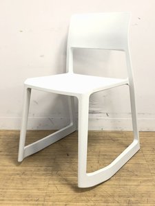 数揃います！　vitra(ヴィトラ)/ティプトン(TipTon) 優れたデザイン性　斜度を加えたことによる、快適な座り心地　【デザイナーズ家具】