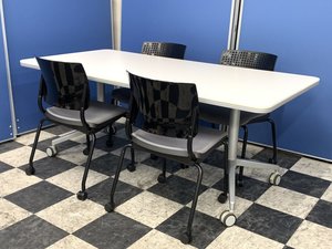 【10％オフ】【テーブル・チェア×4脚セット】コクヨ製　アットラボテーブル/オカムラ製　コンフィーチェア