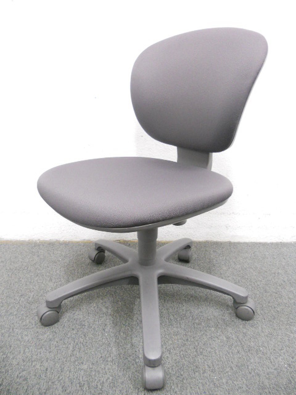【4脚入荷】コクヨ製のチェアなので高品質！色も使いやすいグレーです！レグノチェア【ローコスト！】
                        レグノ 
                                    中古
            