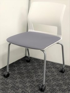 コクヨ製　CK-160　スタッキングチェア　キャスター付き　　重ねて収納に便利　グレー色　ホワイト×グレー　ロット