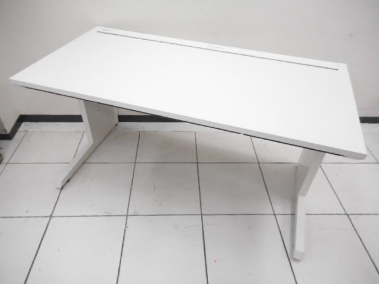 イトーキ製【W1200のデスクがロットで入荷いたしました！】
                        CZR 
                                    中古
            