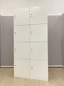 人気の国内メーカー、オカムラのレクトラインロッカー！定番ホワイトで早い者勝ちのレア商品！【8人用】