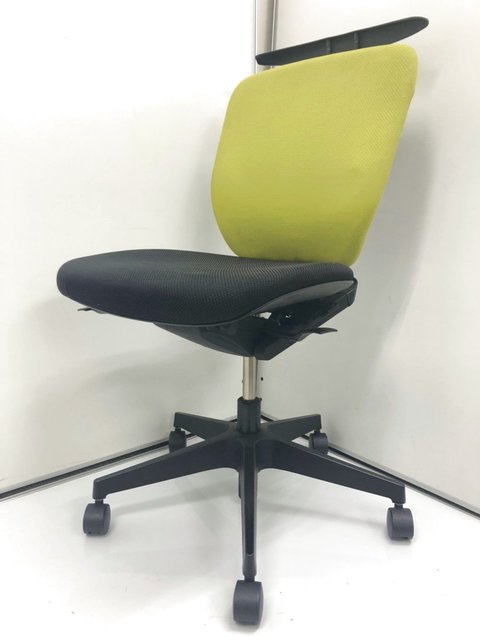 【鮮やかなグリーンカラー】【人気のイトーキ製ローコストチェア】【ランバーサポート付き】