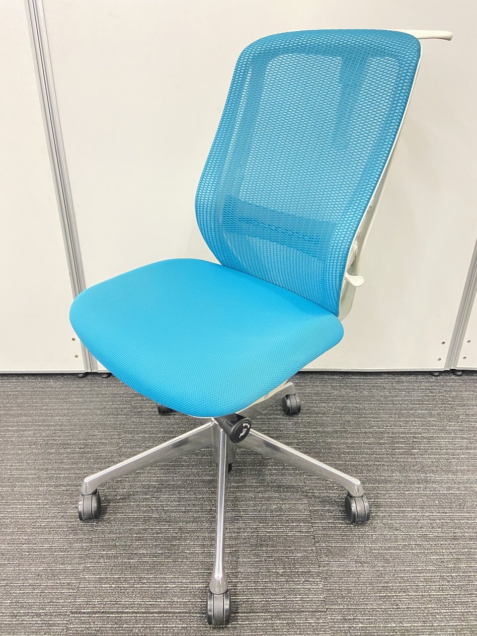 2016年製！オカムラ/okamura/シルフィー/ライトブルー【倉庫在庫品】
                        シルフィー（クッション） 
                                    中古
            