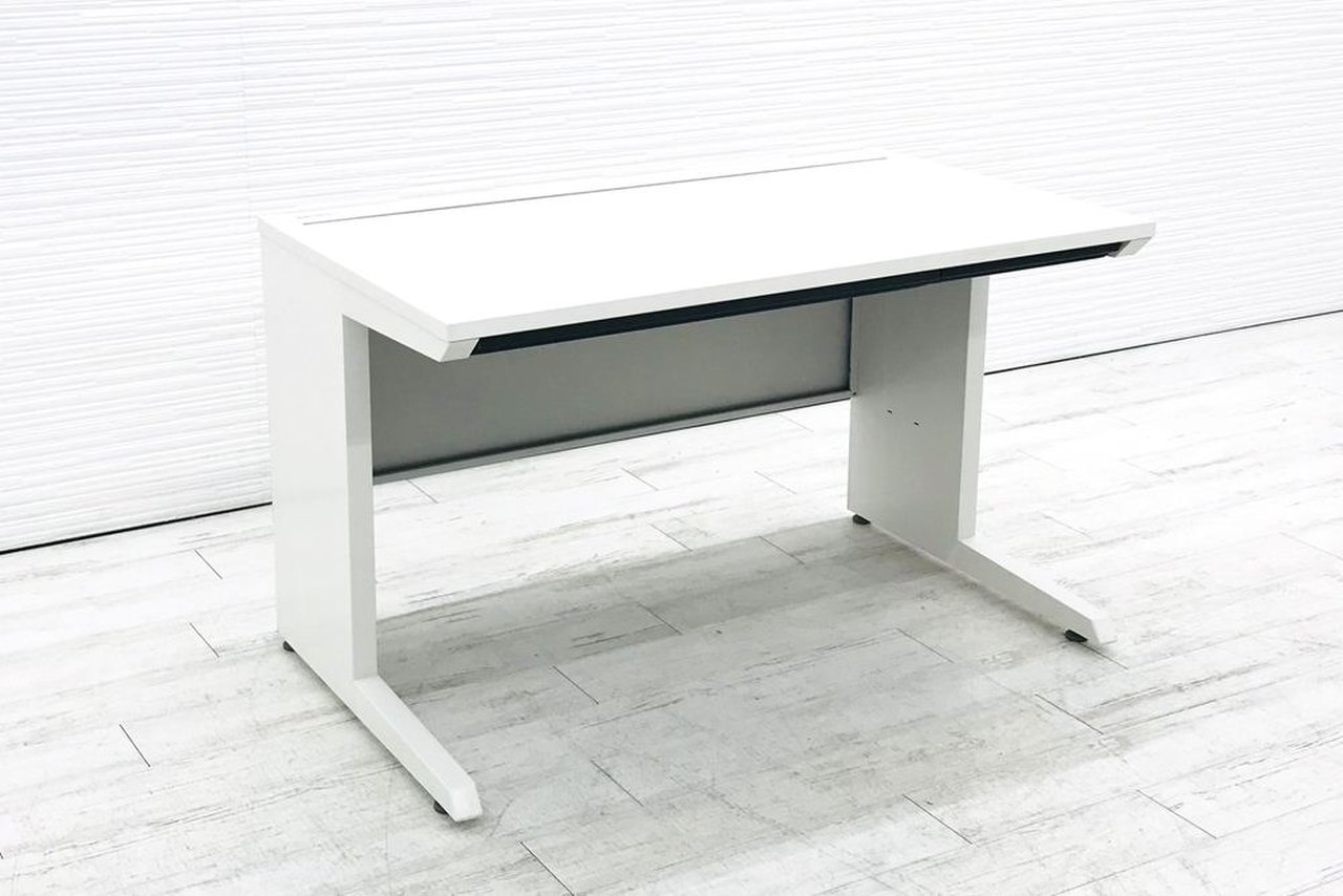 注目商品！！ロット入荷！！【定価約6万円！！シンプルでオシャレなデザイン！！人気のホワイトカラーで配線カバーが使いやすい平机の入荷です！！】■イトーキ■CZR【アイ】
                        CZR 
                                    中古
            