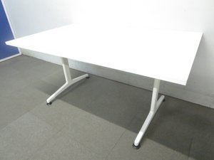 注目商品！！【定価約7万円！！清潔感がありオフィスが明るくなるホワイトカラー！！オシャレなミーティングテーブル！！】