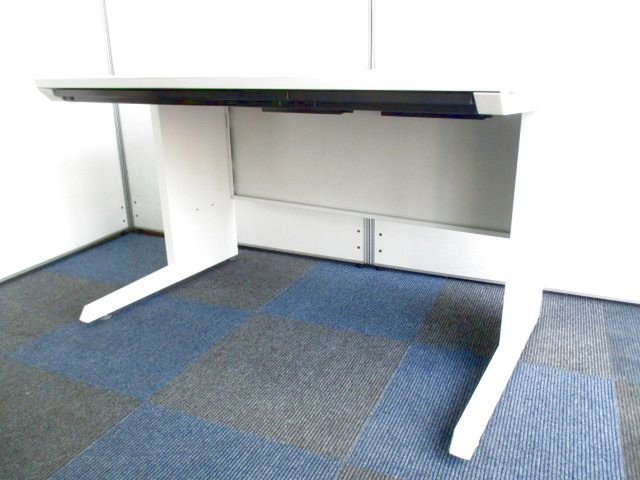【定価約6万円！！ホワイトカラー！！人気平机の入荷です！！ロット入荷！！】■イトーキ■CZR【アオ】