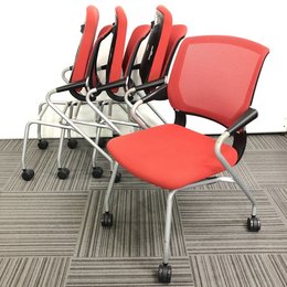 【4脚セット】【お買い得】【国内メーカー】コクヨ製　サテリテチェア　レッドメッシュ【軽量】【コンパクト収納】【京都・滋賀】