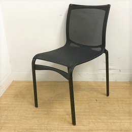 Alias(アリアス)/HIGHFRAME(ハイフレーム アームレスチェア)/　ブラック　Cassina IXC取り扱い【デザイナーズ家具】アルベルト・メダ