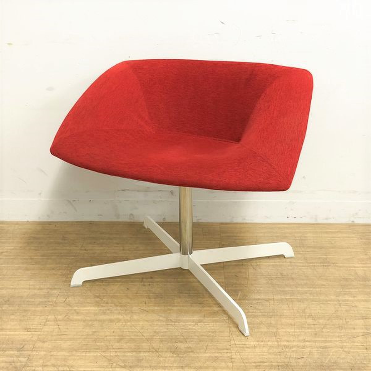 ロビー・待合室・リフレッシュルームなどに　クロス　レッド
                        その他シリーズ
                                    中古
            