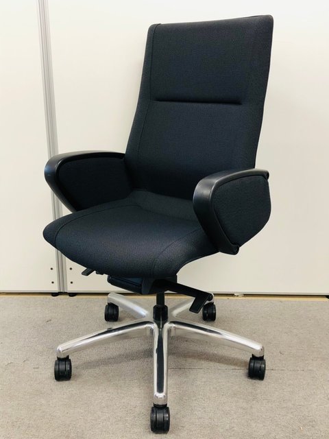 【中古】CEシリーズ   オカムラ（okamura） 肘付ハイバックチェア