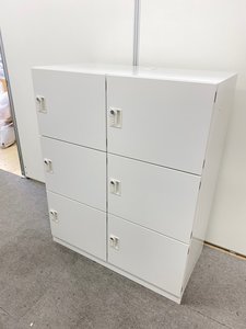 【状態良好品】
これ1台で6名用の収納スペース確保！
清潔感をもたらすホワイト！
■内田洋行/エルレージ/未使用品