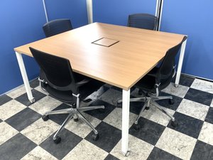 【セット割引10％オフ】【テーブル・チェア×4脚】オカムラ製/アプションフリーテーブル　グラータチェア