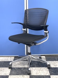 【高品質ミーティングチェア】オカムラ製/グラータ
/5本脚タイプ　肘付き