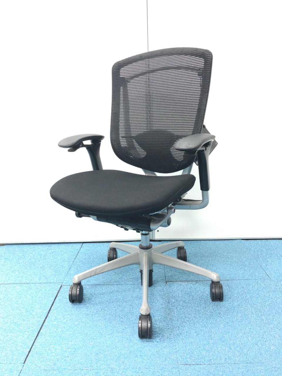 【チェアと言ったらコレ！！】オカムラ製コンテッサ！贅沢なチェア【肘パットとフレーム小傷あり】
                        コンテッサ 
                                    中古
            