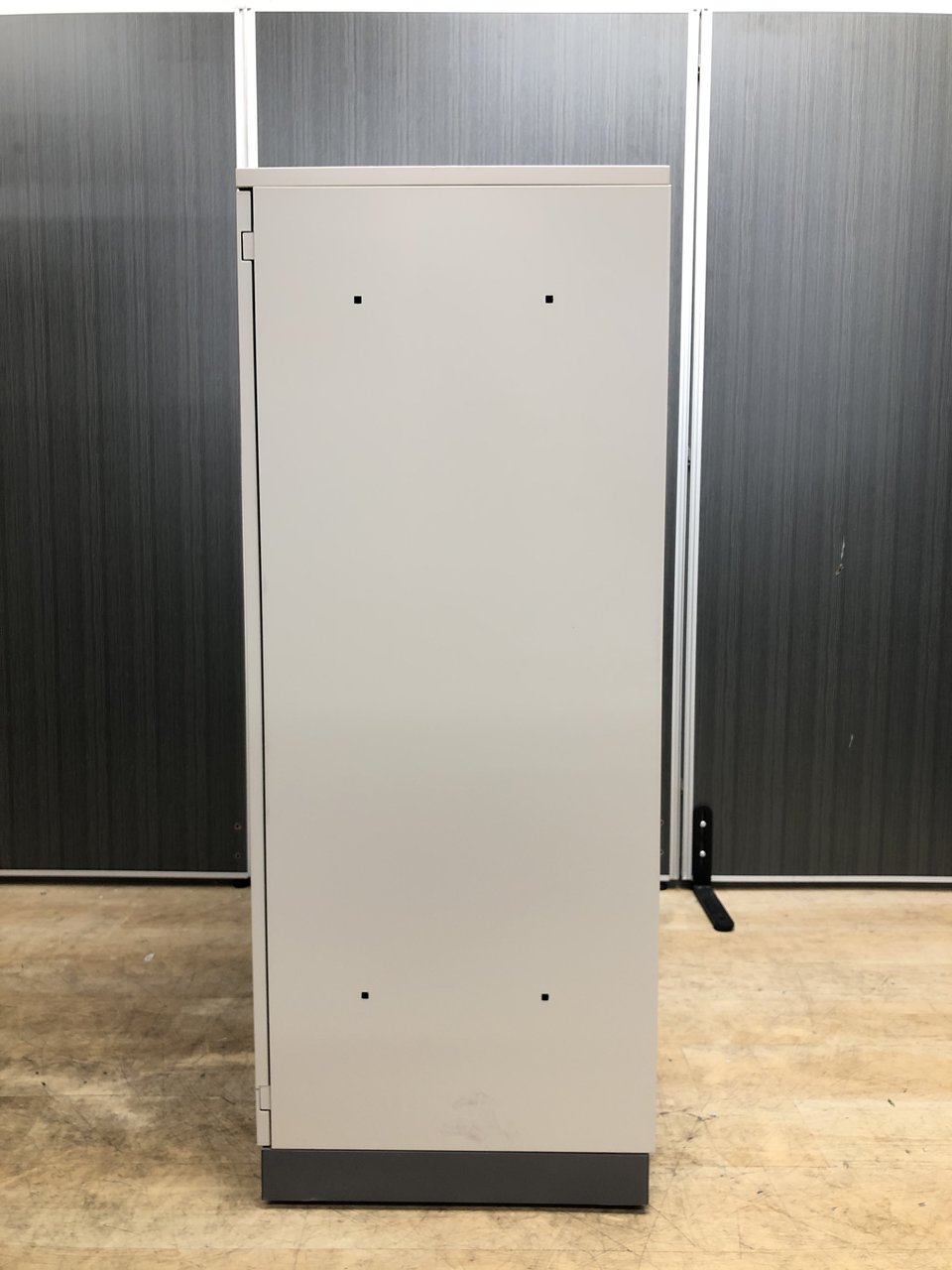 【4台入荷】オフィスのスタンダード収納！定番の観音開き【中古】【オフィス家具】【東京】【大阪】【愛知】【岐阜】【長野】【滋賀】 エディア    中古 