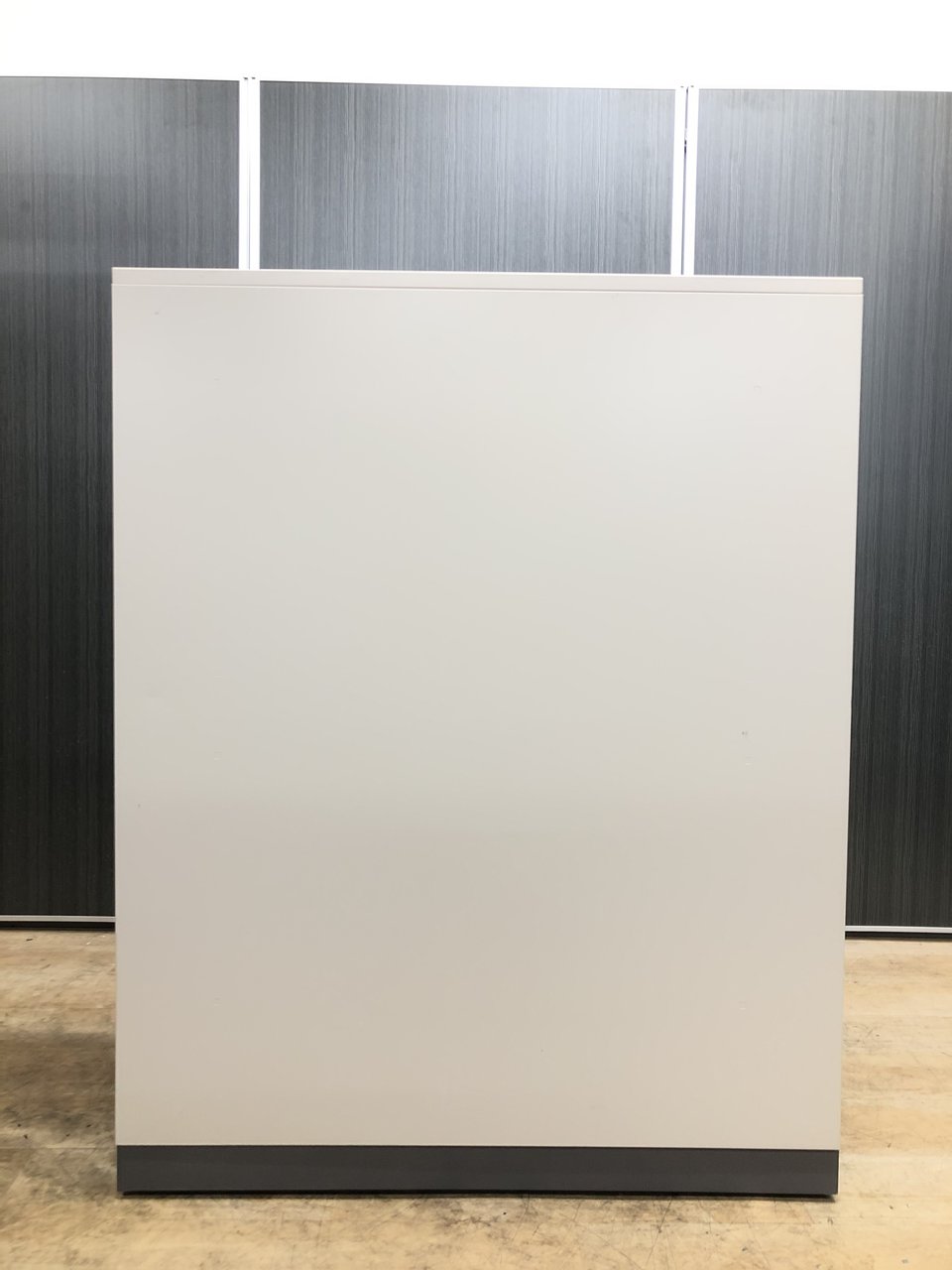 【4台入荷】オフィスのスタンダード収納！定番の観音開き【中古】【オフィス家具】【東京】【大阪】【愛知】【岐阜】【長野】【滋賀】 エディア    中古 