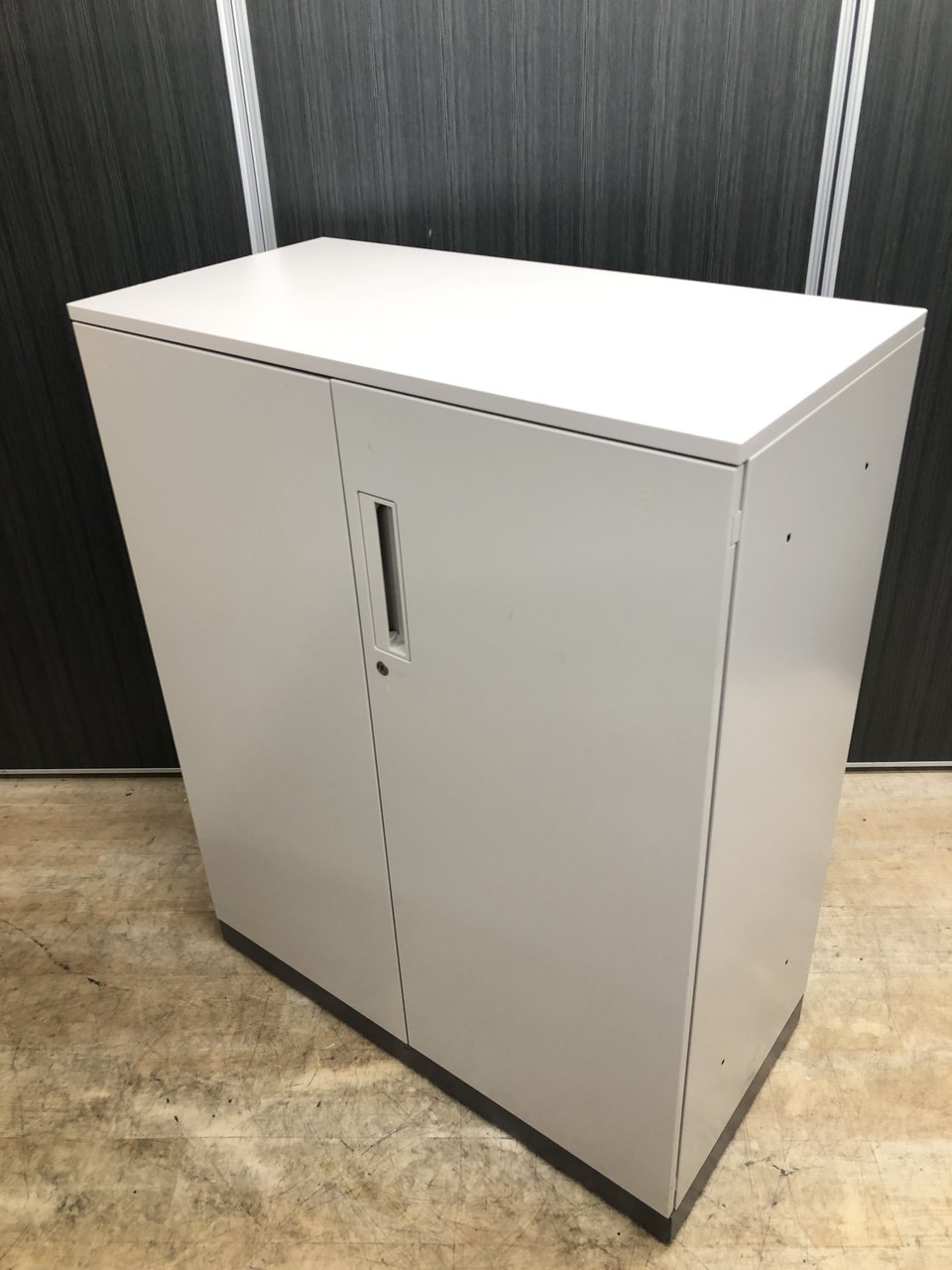 【4台入荷】オフィスのスタンダード収納！定番の観音開き【中古】【オフィス家具】【東京】【大阪】【愛知】【岐阜】【長野】【滋賀】 エディア    中古 