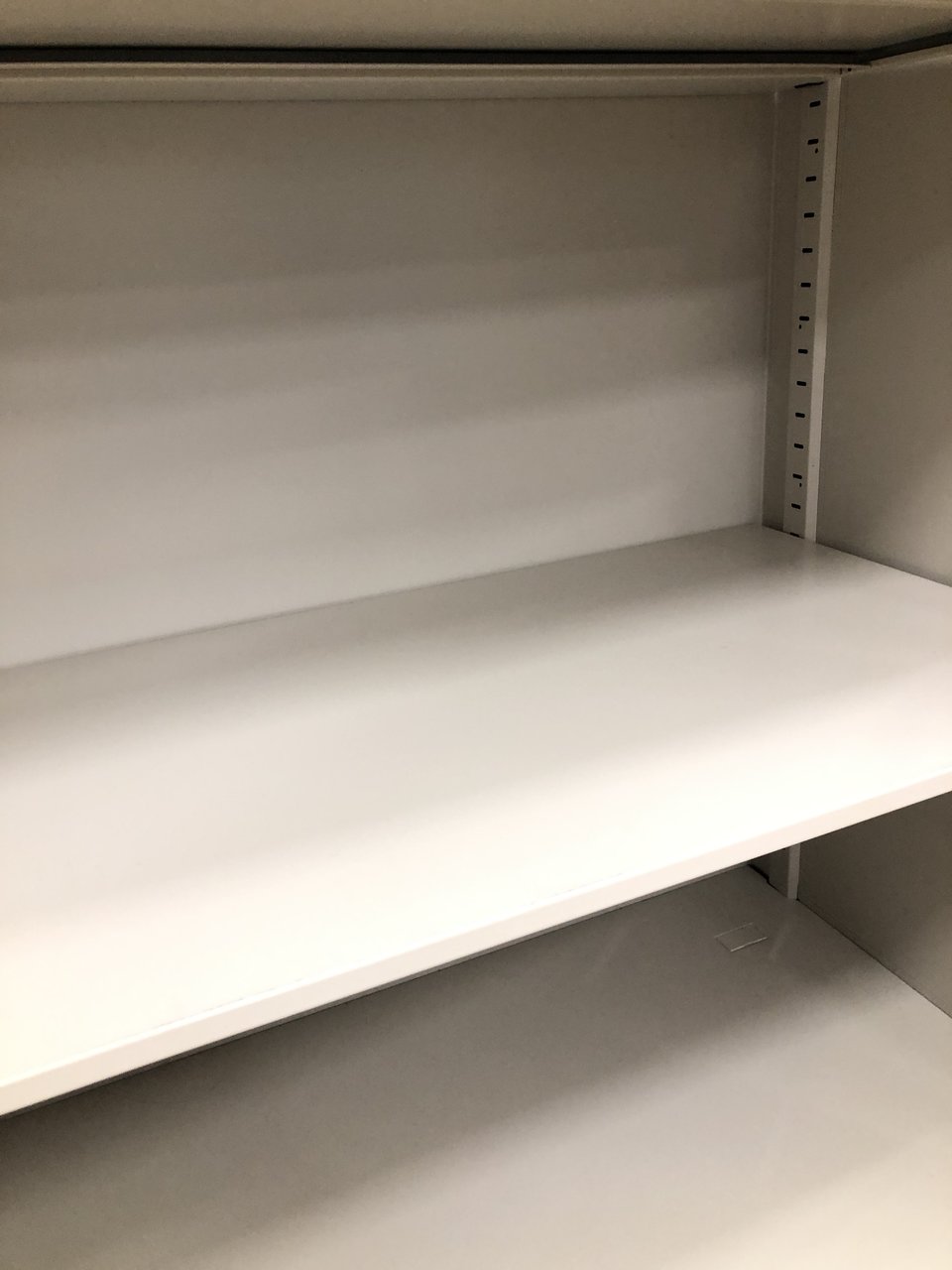 【4台入荷】オフィスのスタンダード収納！定番の観音開き【中古】【オフィス家具】【東京】【大阪】【愛知】【岐阜】【長野】【滋賀】 エディア    中古 