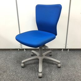 【人気商品】【国内メーカー】オカムラ　カロッツァチェア　ブルーカラー　肘なしロータイプ入荷！　【京都・滋賀】