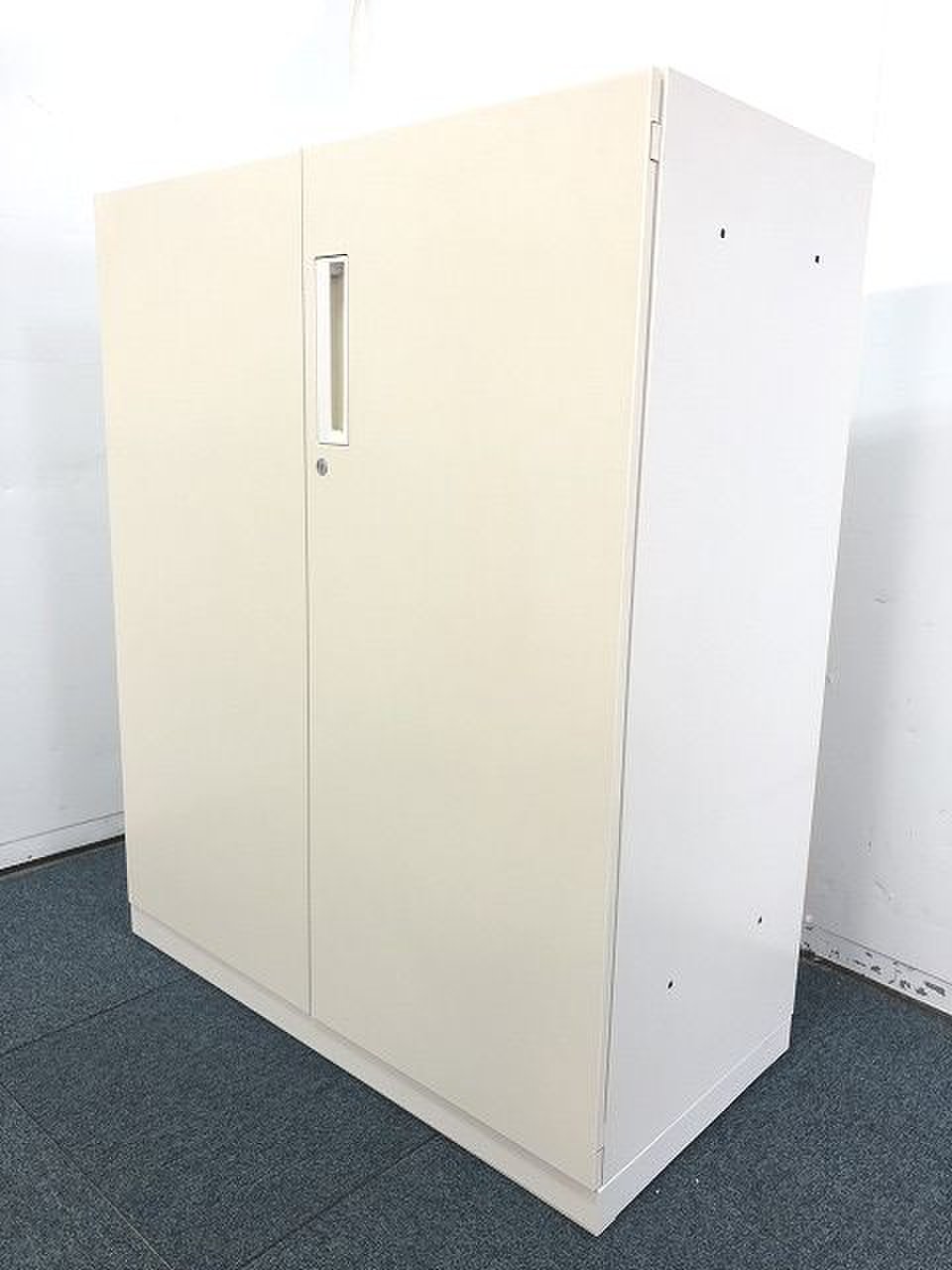 【定価約6万円！！A4ファイルも沢山収納可能！！ホワイトカラー！！】■コクヨ■エディア
                        エディア 
                                    中古
            