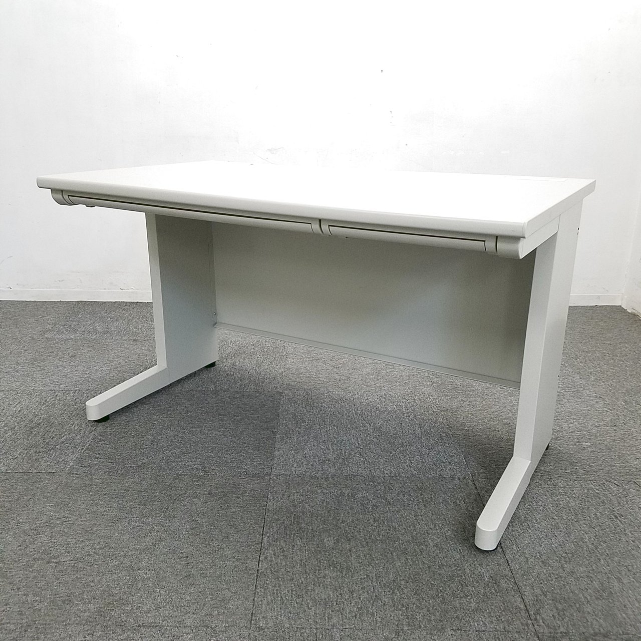 【1台入荷】定番サイズの平机入荷！中古 オフィス  家具  増員 新入社員
                        その他シリーズ
                                    中古
            