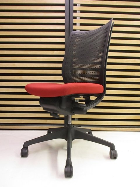 【中古】ヴィスコンテ   オカムラ（okamura） 肘無ローバックチェア