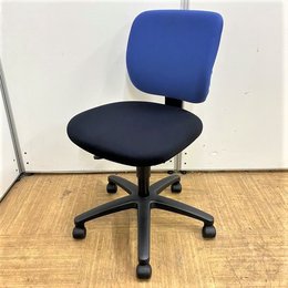 【4脚入荷】迷ったらこれで決まり！ローコストOAチェアの決定版！！