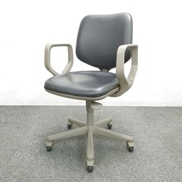 【10脚入荷】オフィスの定番商品入荷！ビニールレザーで拭き取り可能！ オフィス 中古 コロナ対策 ロット グレー オカムラ ゴムキャスター