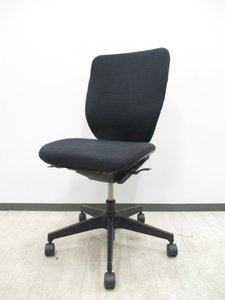 人気ブラックのチェア！低価格なのに機能多数でランバーサポート付き！[在庫入替]