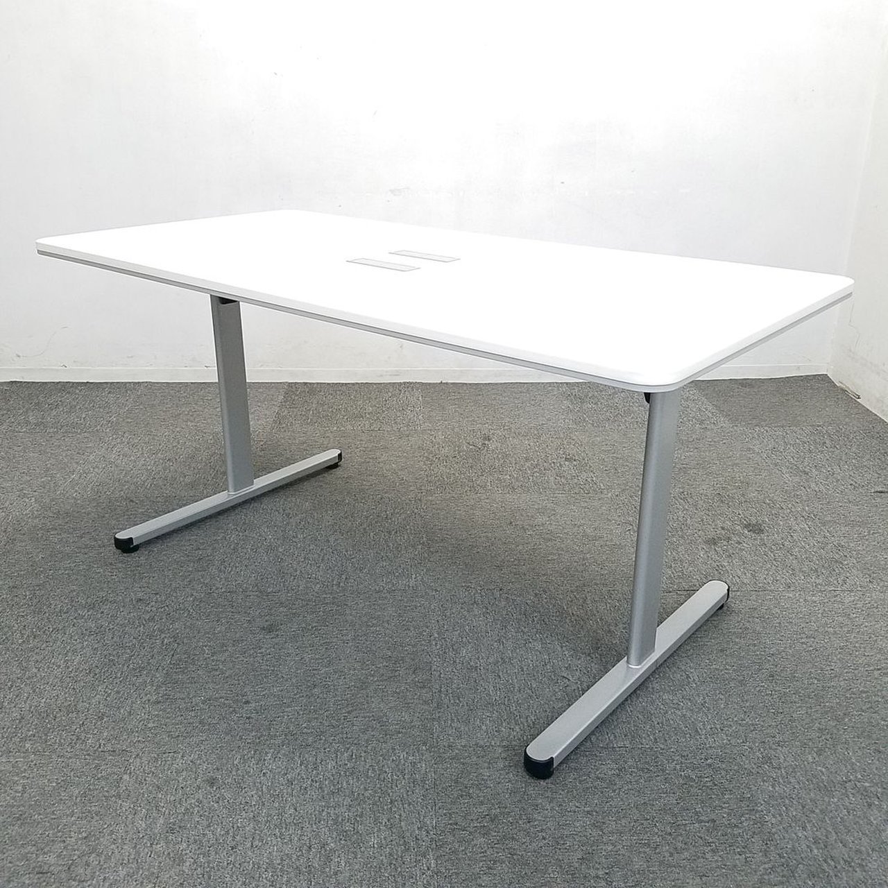 【2台限定】人気の配線ダクト付きテーブル入荷！中古　テーブル　会議　ミーティング　ホワイト　オフィス
                        BT-500
                                    中古
            