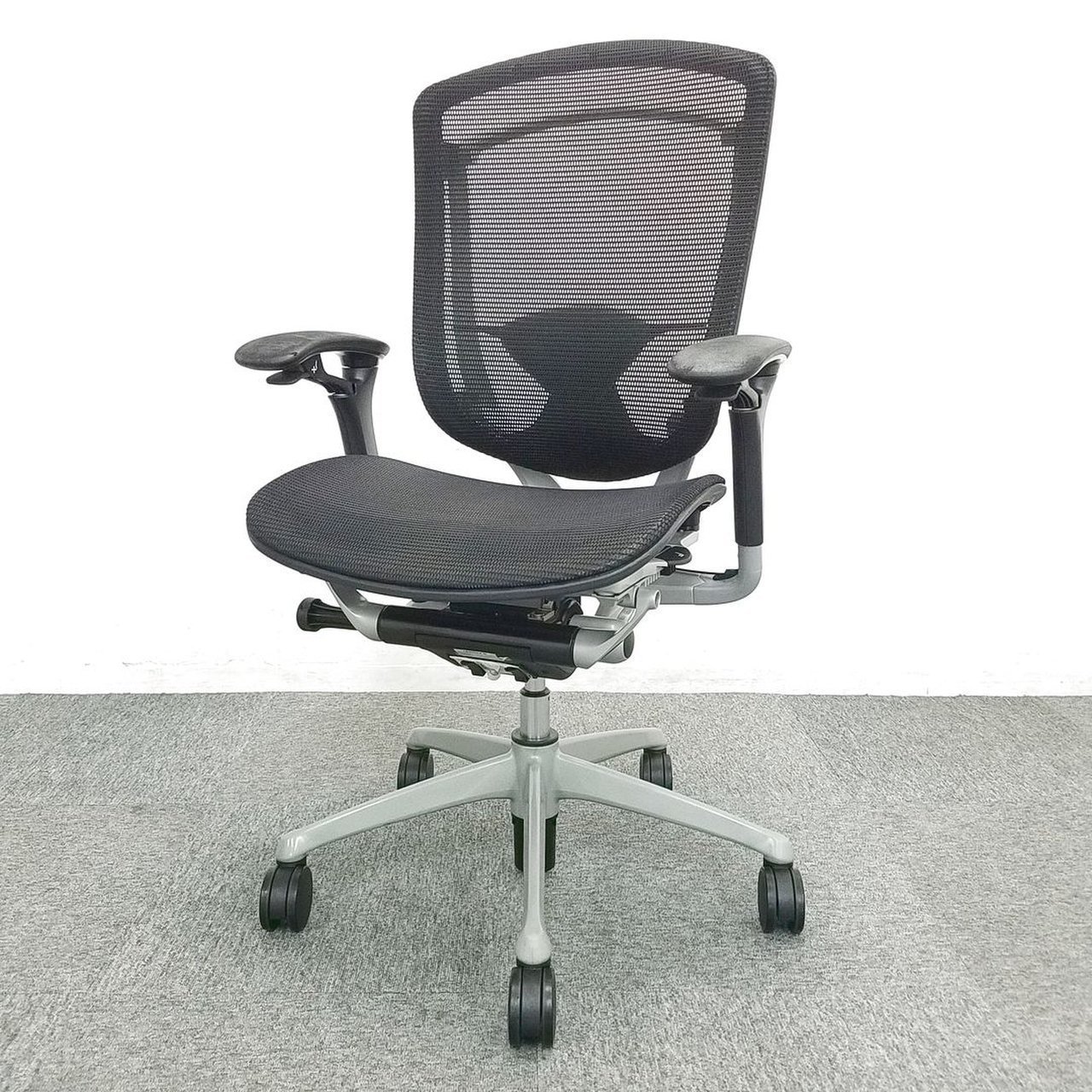 高級チェアの定番商品/コンテッサ　オカムラ製　メッシュ　ランバーサポート　テレワーク　在宅
                        コンテッサ 
                                    中古
            