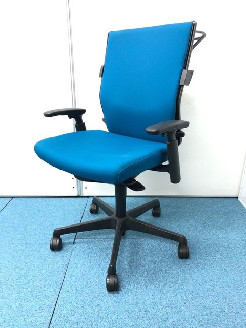 【中古】エスクード（クッション）   オカムラ（okamura） 肘付ローバックチェア