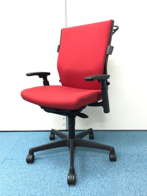 【中古】エスクード（クッション）   オカムラ（okamura） 肘付ローバックチェア