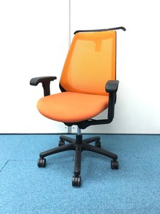 【やさしい”いすごこち”】コンパクトながらワンランク上の座り心地を！イトーキ製ノナチェア