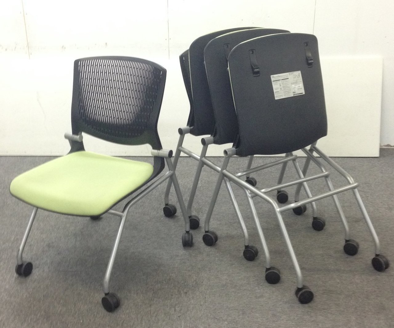 【オカムラ製・グラータチェア】定番商品を4脚セットでまとめました！【ライトグリーン】
                        グラータ
                                    中古
            